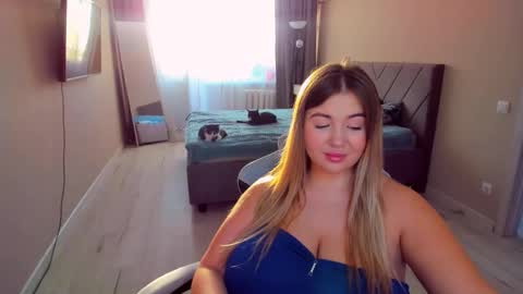 Sarah online show from March 12, 2:21 pm