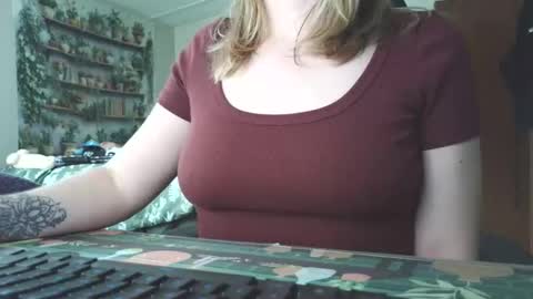 Sarah online show from May 26, 8:26 pm