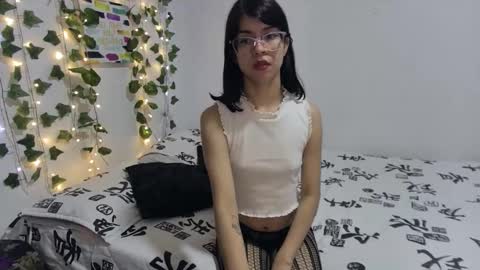 Sarah  online show from January 11, 3:51 pm