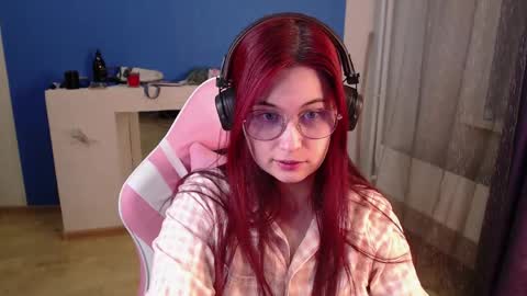 Sara online show from April 18, 2:41 pm