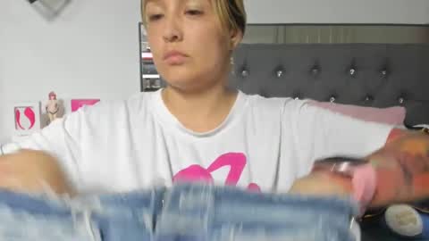 Sara Ledouxx online show from September 17, 10:02 pm