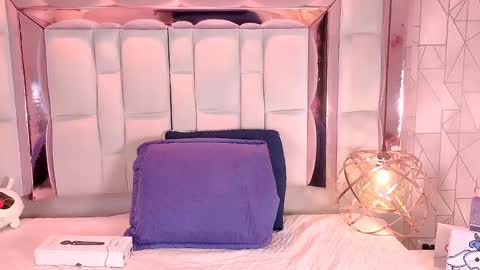 sara  online show from April 19, 6:14 am