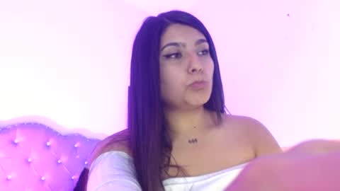sarastonesx online show from June 26, 5:13 am