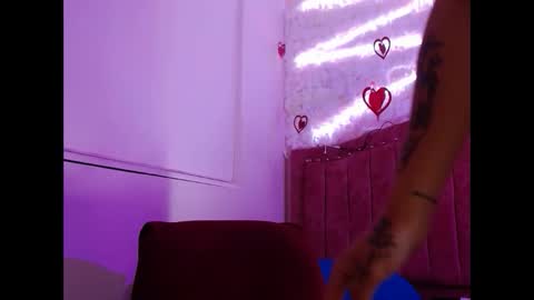 sarastonesx online show from March 9, 5:00 am