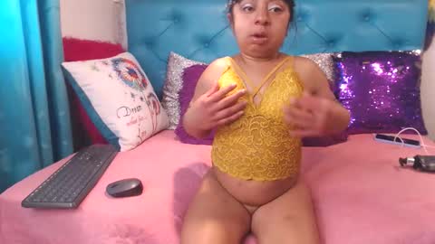 Sara Wills online show from February 18, 2:39 pm