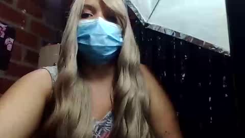 Snapshot of saray_mixx chatting on October 28, 4:46 am saray_mixx online show from October 28, 4:46 am