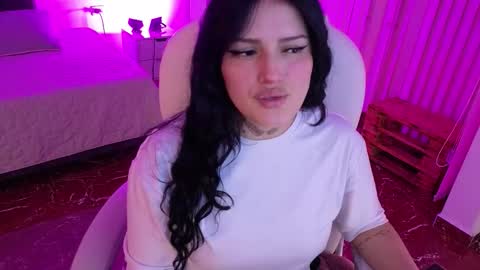 Sari  online show from January 6, 8:35 pm