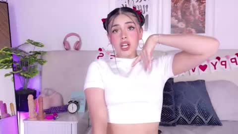 Sara online show from February 12, 9:40 pm