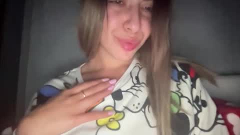 Sarrah online show from November 6, 10:35 pm