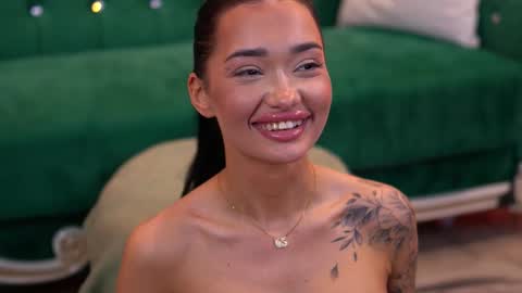 Dennise online show from March 7, 1:31 am