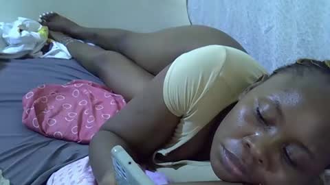 sassy_bella online show from May 30, 5:28 am