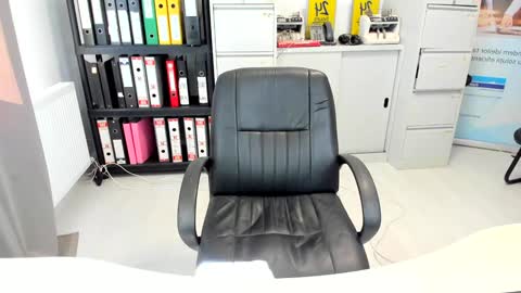 sassytiff online show from September 23, 10:31 am