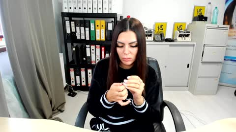 sassytiff online show from November 6, 11:46 am