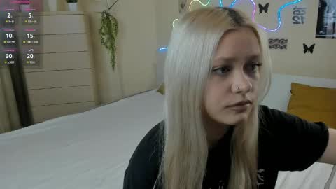 satinpresence online show from May 4, 5:36 am