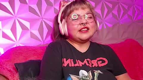 Gina George online show from November 23, 1:03 am