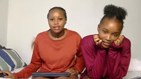 Snapshot of saucy_angels chatting on October 12, 9:35 am Saucy online show from October 12, 9:35 am