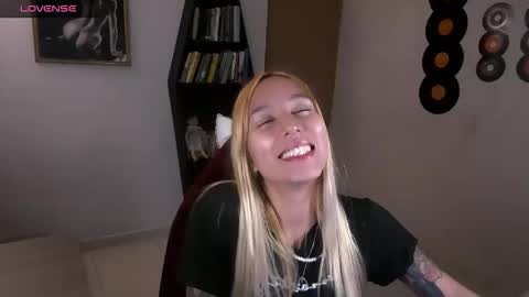 Snapshot of saucy_jenn1 chatting on October 4, 3:15 am I AM JENN  online show from October 4, 3:15 am