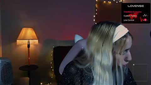 Snapshot of saucy_jenn1 chatting on January 12, 1:53 am I AM JENN  online show from January 12, 1:53 am
