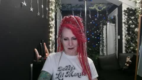 Snapshot of saucysky chatting on February 17, 9:54 pm SaucySky online show from February 17, 9:54 pm