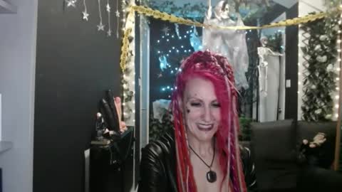 Snapshot of saucysky chatting on October 17, 10:14 pm SaucySky online show from October 17, 10:14 pm