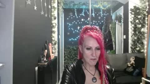 Snapshot of saucysky chatting on September 21, 10:25 pm SaucySky online show from September 21, 10:25 pm
