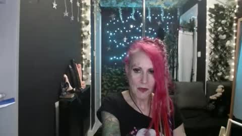 Snapshot of saucysky chatting on October 6, 11:00 pm SaucySky online show from October 6, 11:00 pm