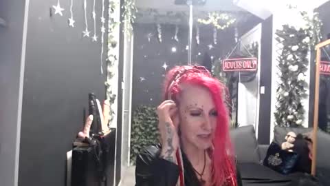 SaucySky online show from April 10, 11:31 pm