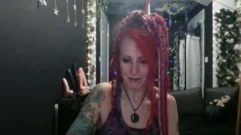 Snapshot of saucysky chatting on March 12, 10:39 pm SaucySky online show from March 12, 10:39 pm