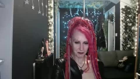 Snapshot of saucysky chatting on September 20, 10:24 pm SaucySky online show from September 20, 10:24 pm