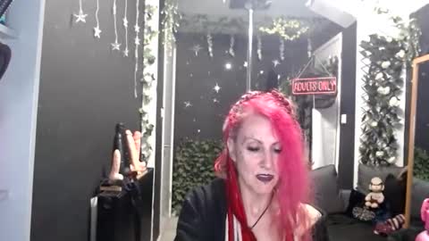 SaucySky online show from March 24, 10:05 pm