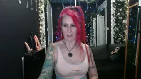 Snapshot of saucysky chatting on February 26, 10:26 pm SaucySky online show from February 26, 10:26 pm