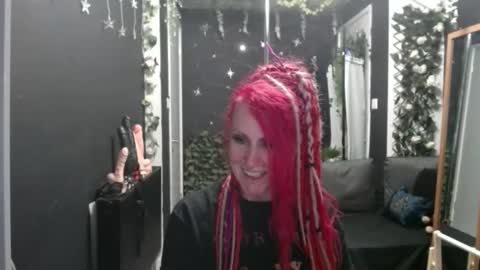 Snapshot of saucysky chatting on September 9, 9:59 pm SaucySky online show from September 9, 9:59 pm