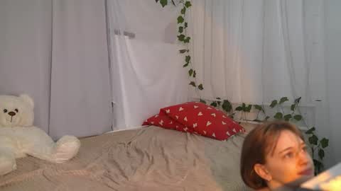 Snapshot of sav_anna chatting on October 6, 2:24 pm LUNA and ANNA    online show from October 6, 2:24 pm