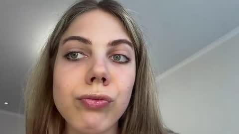 savagesigh online show from June 3, 3:39 pm