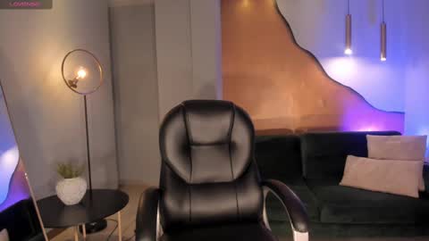 Snapshot of savannahstorm_ chatting on March 12, 3:18 pm S a v a n n a h  online show from March 12, 3:18 pm
