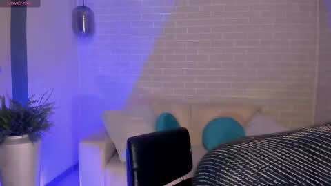 Snapshot of savannahstorm_ chatting on February 13, 10:12 am S a v a n n a h  online show from February 13, 10:12 am