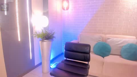 Snapshot of savannahstorm_ chatting on February 16, 10:32 pm S a v a n n a h  online show from February 16, 10:32 pm