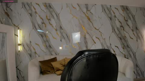 S a v a n n a h  online show from March 27, 9:05 pm