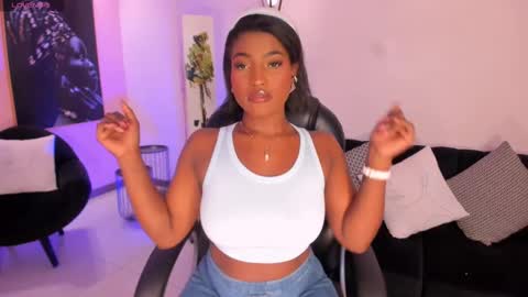 Snapshot of savannahstorm_ chatting on March 7, 12:45 pm S a v a n n a h  online show from March 7, 12:45 pm
