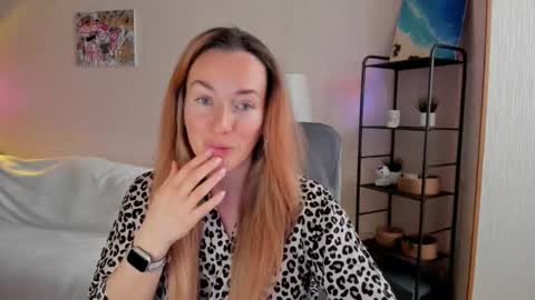 save the qween online show from November 27, 7:49 am