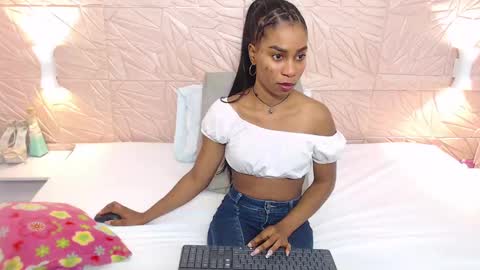 Snapshot of savory_pussy18 chatting on February 27, 1:28 pm savory_pussy18 online show from February 27, 1:28 pm