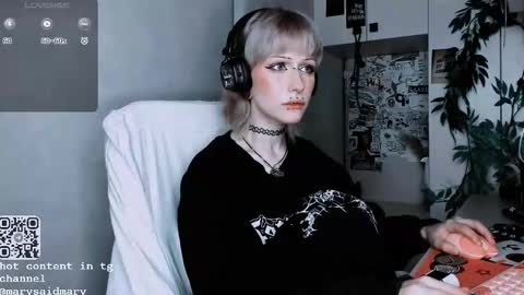 pronoun she. name Mary. age 21. online show from October 13, 12:01 am