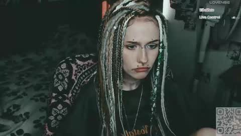 pronoun she. name Mary. age 21. online show from June 8, 1:23 pm