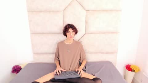 Snapshot of scaarlett_22 chatting on October 12, 7:38 pm scaarlett_22 online show from October 12, 7:38 pm