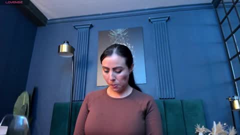 Scarlet Edwars online show from March 25, 7:42 pm