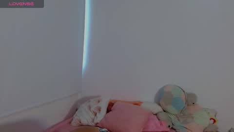 Snapshot of scarlet_rose__ chatting on October 23, 8:10 pm Scarlet online show from October 23, 8:10 pm