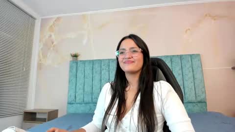 Snapshot of scarlet_rose__ chatting on March 4, 5:45 pm Scarlet online show from March 4, 5:45 pm