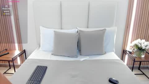 scarlethroa online show from April 9, 3:21 am