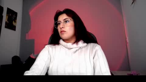 Snapshot of scarlett_sen chatting on October 23, 2:29 pm Mistress Scarlett online show from October 23, 2:29 pm