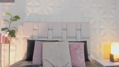     online show from October 30, 12:39 pm